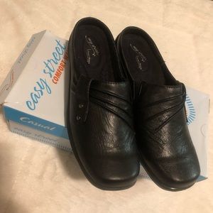 Easy Street Holly Black Slipon Shoes-Sz 7.5M-NIB
